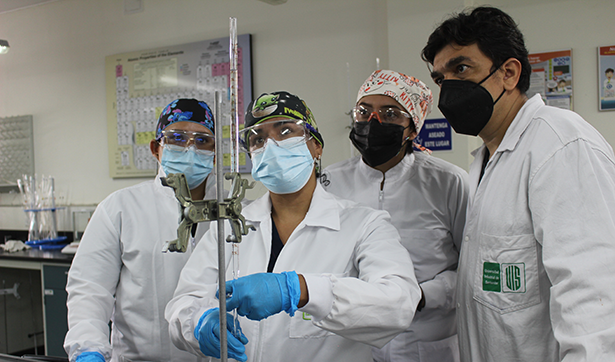 Fotografía de práctica en laboratorio