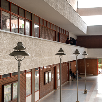 Interior del edificio de Facultad de Fisicomecánica